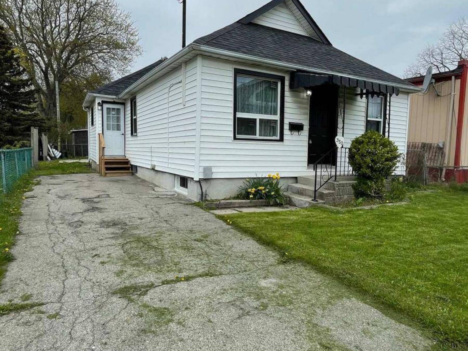 350 OSHAWA BOULEVARD S, Oshawa, Ontario L1H 5S4