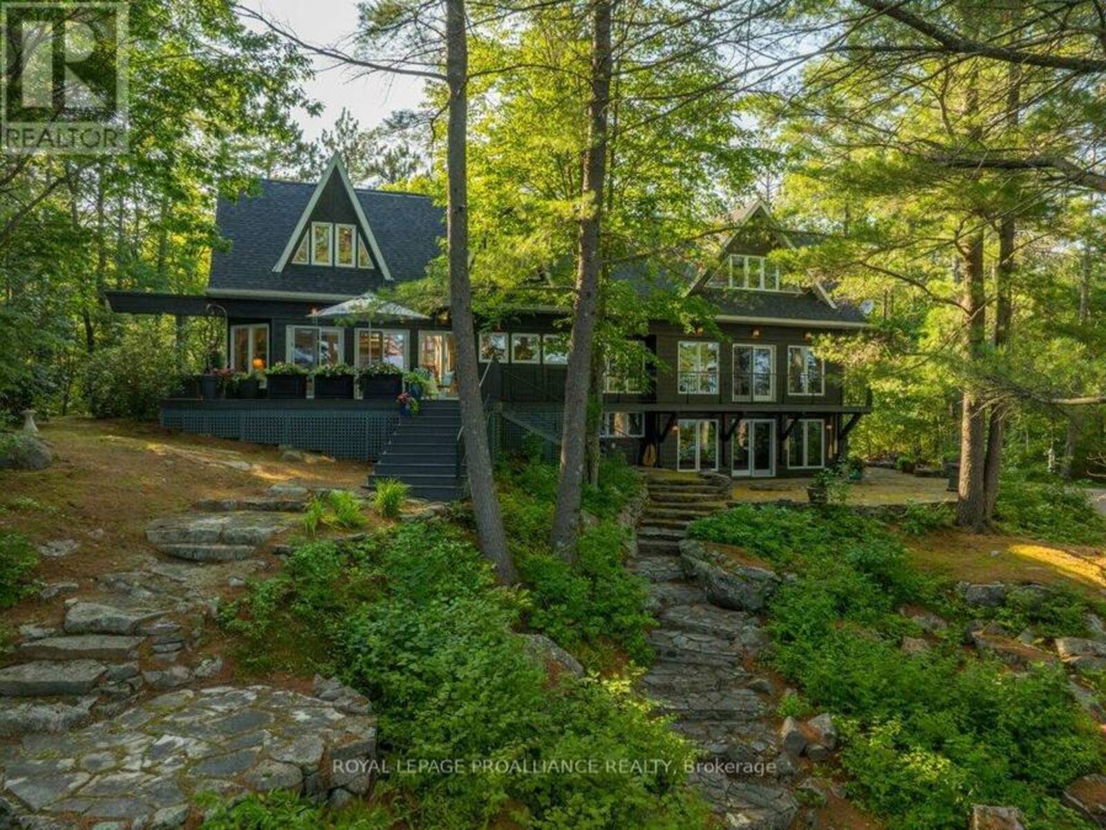 403 HENNIGER ROAD, Addington Highlands, Ontario K0H 1K0