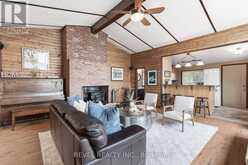 18 LAKEVIEW BOULEVARD | Kawartha Lakes Ontario | Slide Image Sixteen