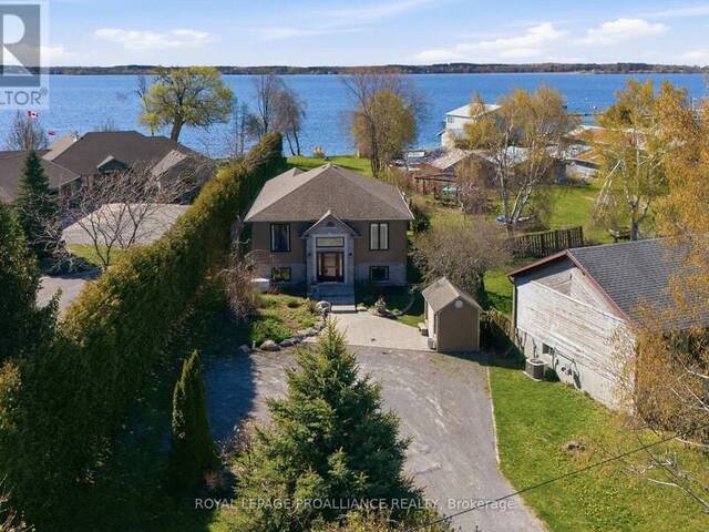 31 PRICE STREET E Brighton Ontario, K0K 1H0 - 4 Bedrooms Waterfront Home For sale