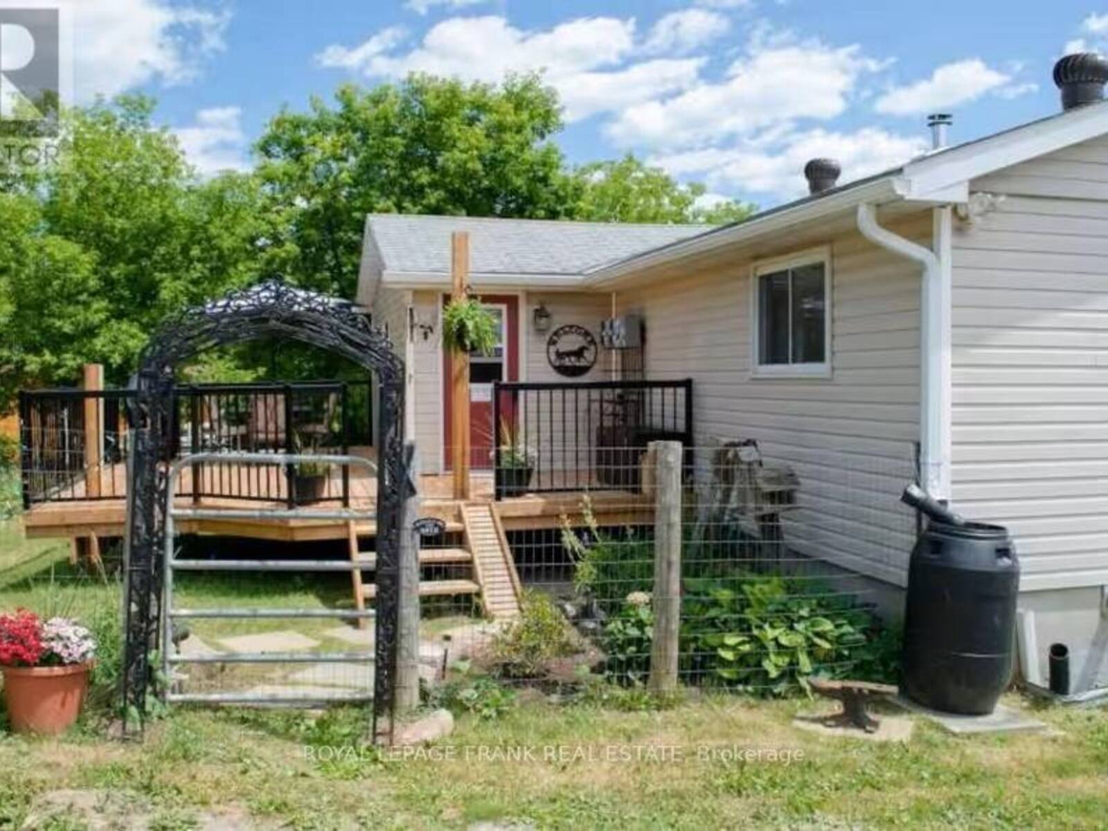 56 OAKDENE CRESCENT, Kawartha Lakes, Ontario K0M 2C0