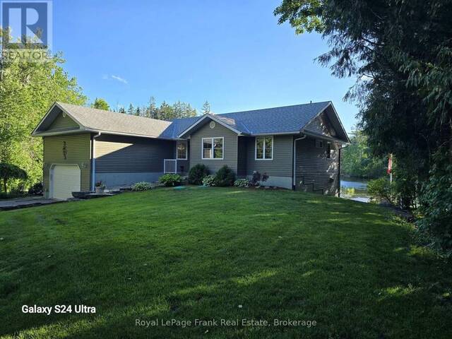 34 FIRE ROUTE 96 ROUTE Bobcaygeon Ontario, K0M 1A0 - 5 Bedrooms Waterfront Home For sale