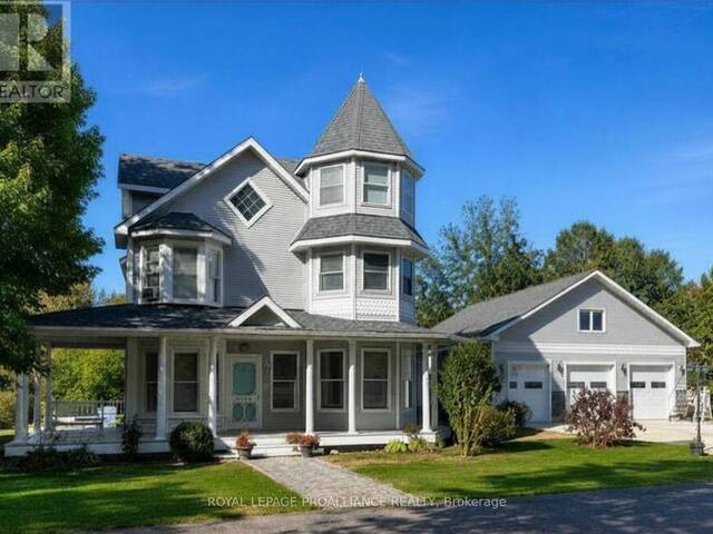 25 PRINYERS COVE CRESCENT Prince Edward Ontario, K0K 2T0 - 3 Bedrooms Waterfront Home For sale