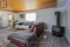 64 OTTER LINE | Lindsay Ontario | Slide Image Thirteen