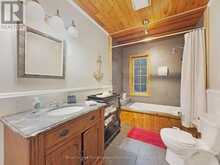 1040 SKI RIDGE TRAIL | Dysart et al Ontario | Slide Image Twelve