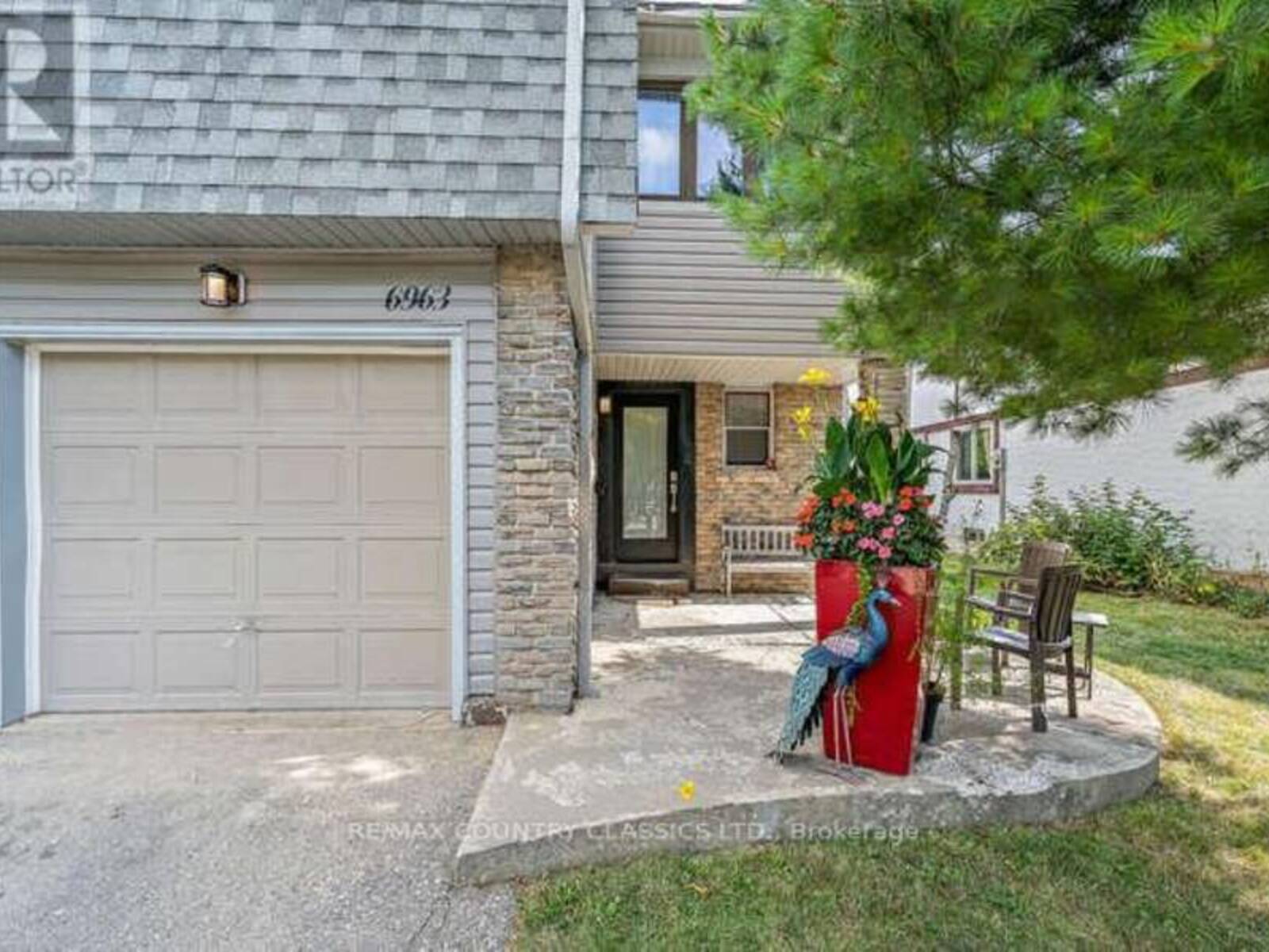 6963 PAMPLONA MEWS, Mississauga, Ontario L5N 1S5