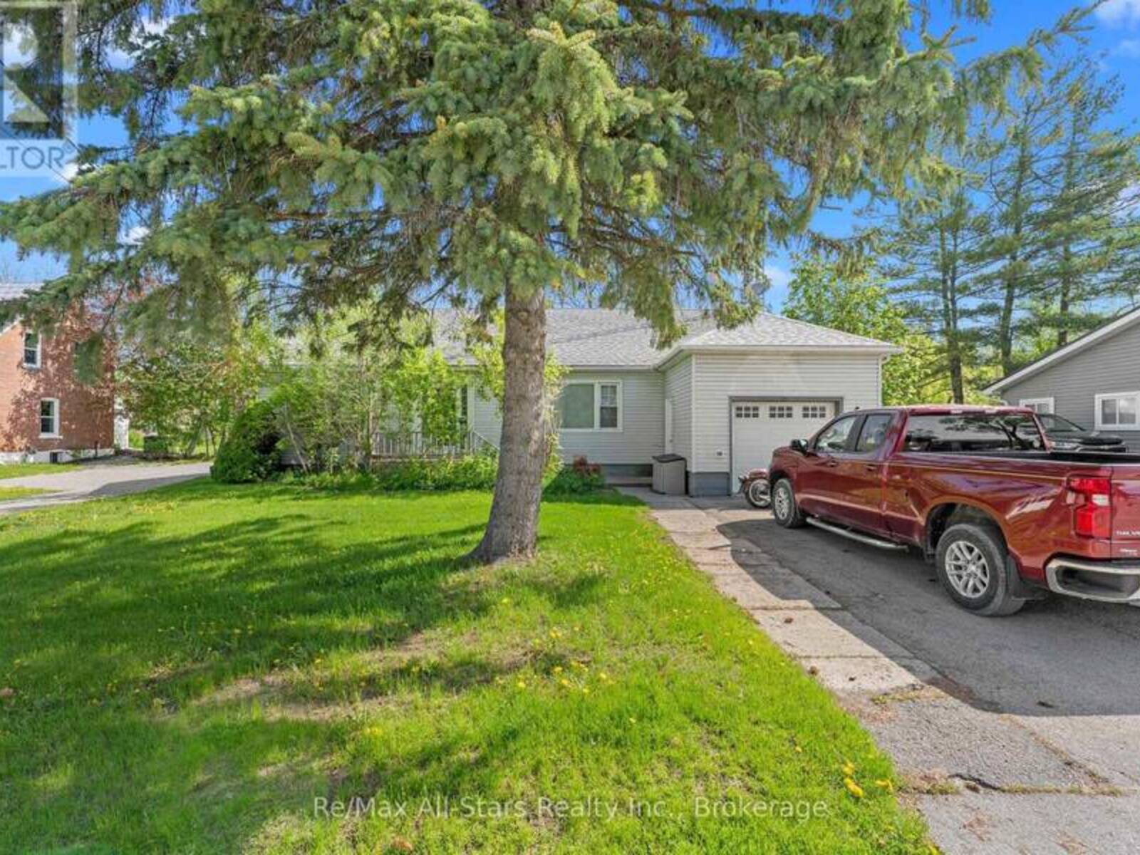 29 FRANCIS STREET E, Fenelon Falls, Ontario K0M 1N0