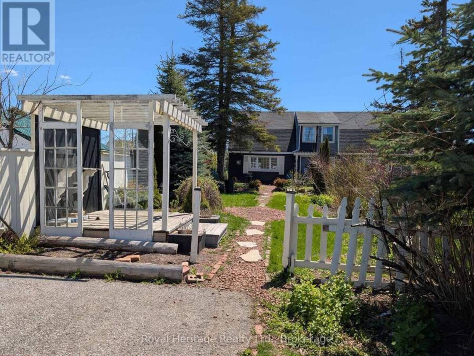 89 LINDSAY STREET, Fenelon Falls, Ontario K0M 1N0
