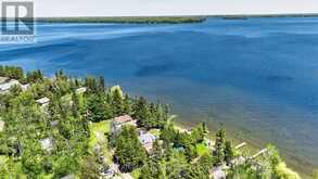 26 LAKE STREET | Coboconk Ontario | Slide Image Nineteen