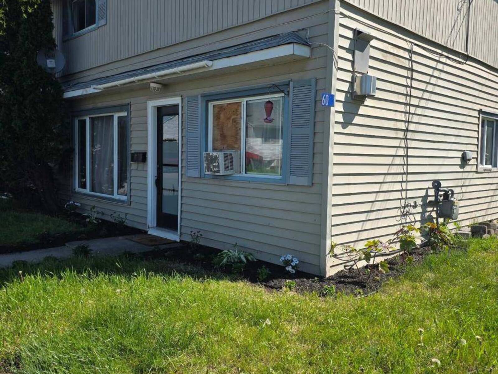 60 OXFORD ROAD, Quinte West, Ontario K0K 2C0