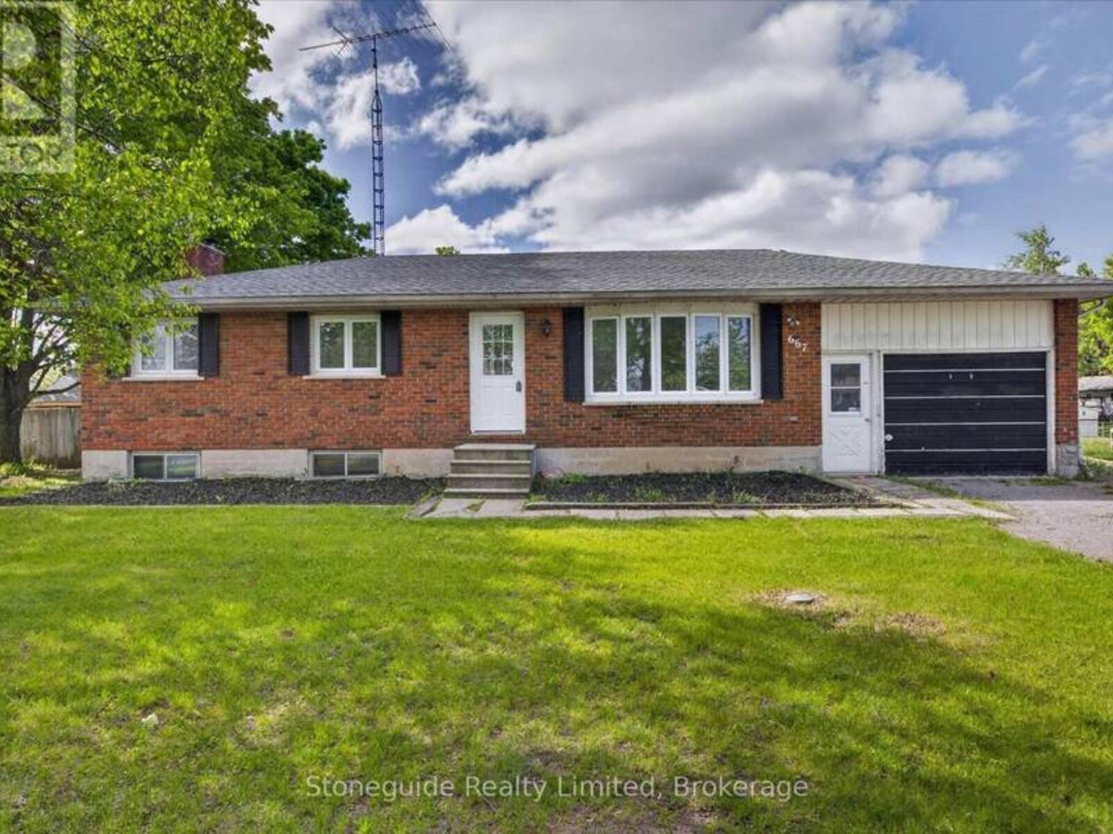 667 SKYLINE ROAD, Selwyn, Ontario K0L 1T0