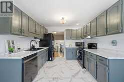 32 ANDREW DRIVE | Lindsay Ontario | Slide Image Thirteen