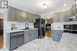 32 ANDREW DRIVE | Lindsay Ontario | Slide Image Eighteen