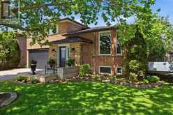 32 ANDREW DRIVE | Lindsay Ontario | Slide Image Four