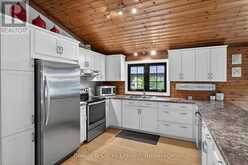 1 GRAHAM DRIVE | Fenelon Falls Ontario | Slide Image Six