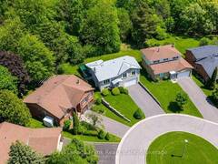 311 CUMBERLAND COURT Oshawa Ontario, L1H 8E7