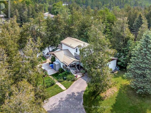 14 WYCHWOOD DRIVE E Fenelon Falls Ontario, K0M 1N0 - 3 Bedrooms Waterfront Home For sale