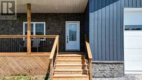 9 WILLIAMS DRIVE | Bancroft Ontario | Slide Image Three