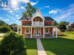 135 COLBORNE STREET Fenelon Falls Ontario, K0M 1N0
