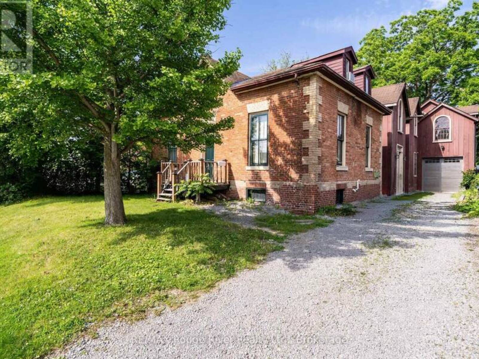 342 MARY STREET N, Oshawa, Ontario L1G 5C8