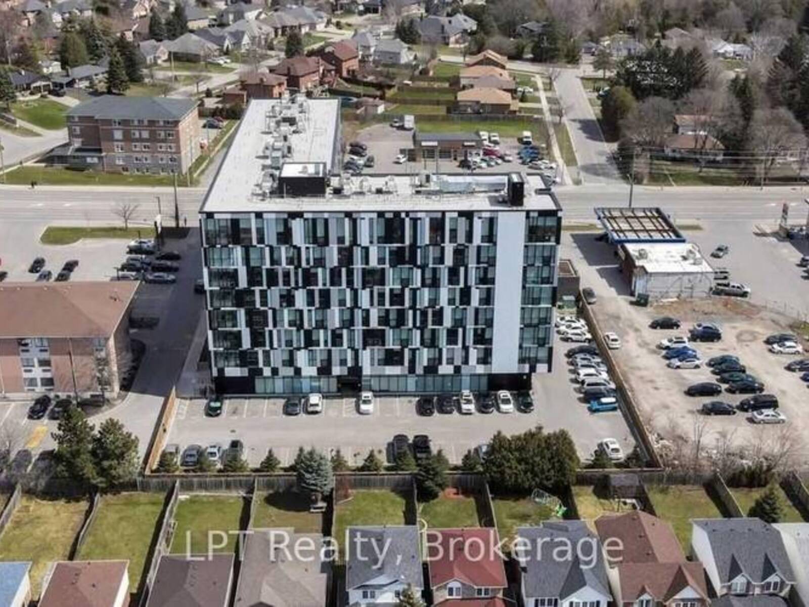 428 - 1900 SIMCOE STREET N, Oshawa, Ontario L1G 4Y3