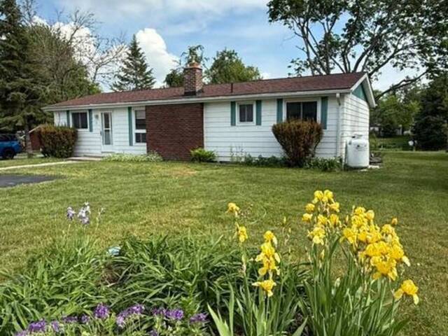12 NORTH BAYOU ROAD Fenelon Falls Ontario, K0M 1N0 - 2 Bedrooms Waterfront Home For sale