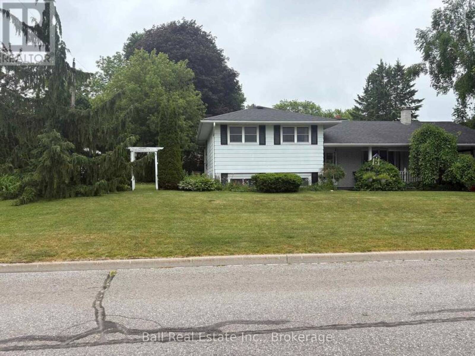 220 IRETON STREET, Campbellford, Ontario K0L 1L0