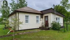 10 GLASTONBURY ROAD | Addington Highlands Ontario | Slide Image Two