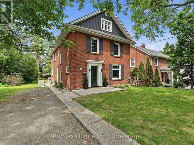 126 DUFFERIN AVENUE Belleville Ontario, K8N 3X1 - 4 Bedrooms Home For Sale