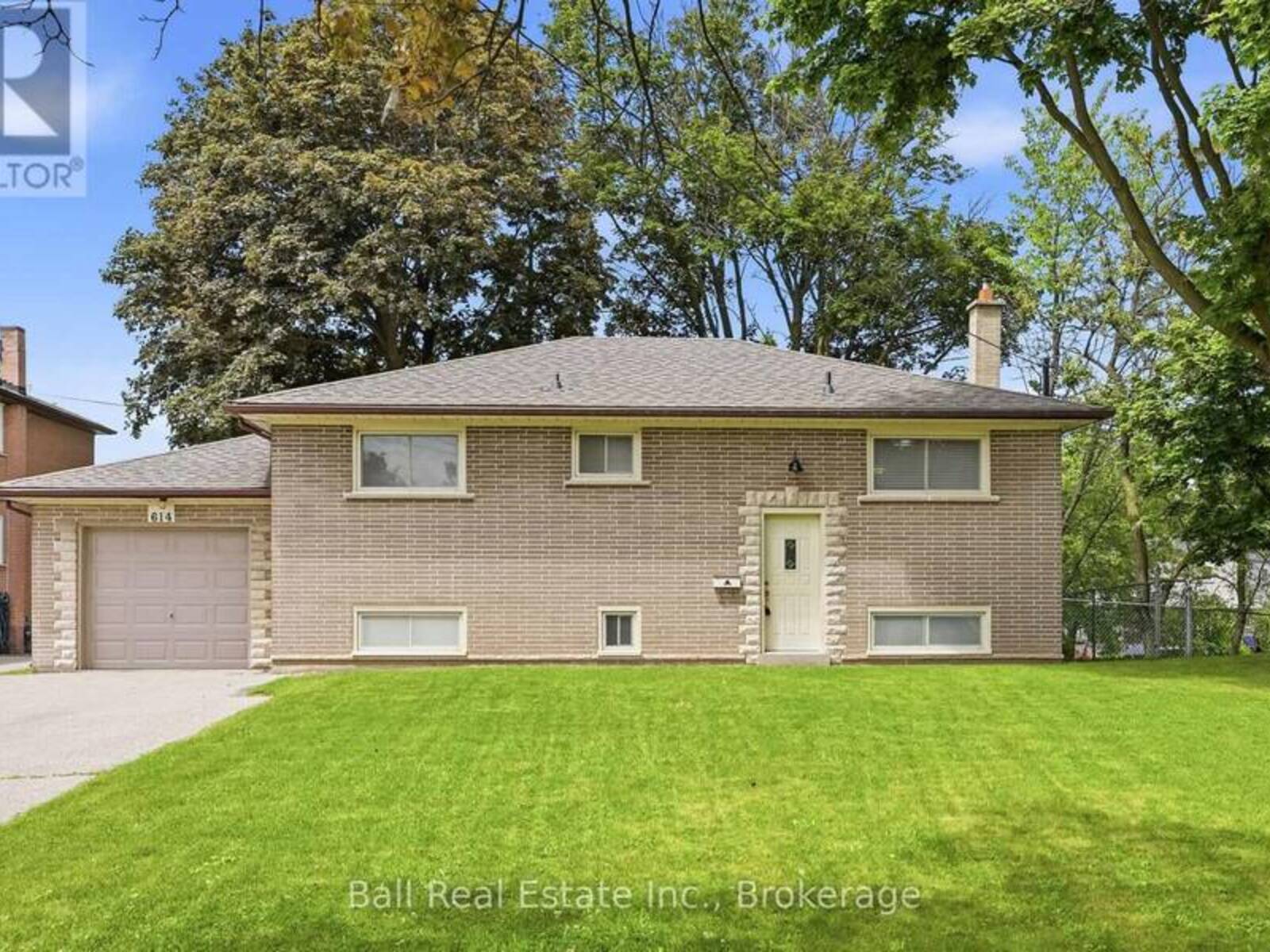 614 LANSDOWNE DRIVE, Oshawa, Ontario L1G 1W4