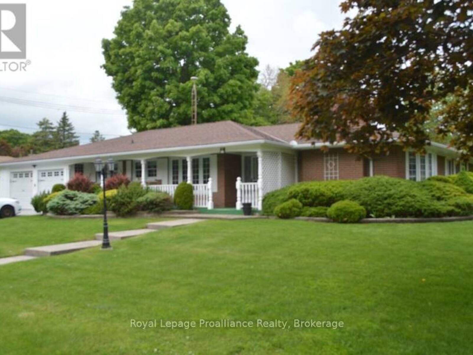 9 PARKVIEW HEIGHTS, Quinte West, Ontario K8V 5L9