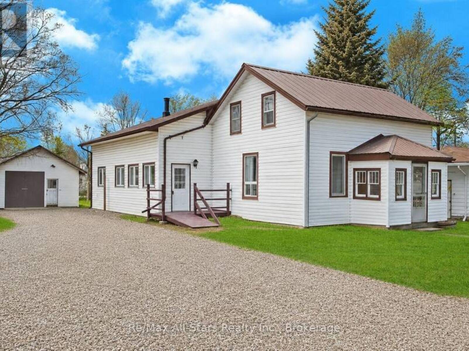 40 ELLIOT STREET, Fenelon Falls, Ontario K0M 1N0