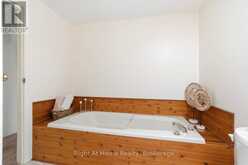 1074 HOLIDAY PARK DRIVE | Bracebridge Ontario | Slide Image Thirty