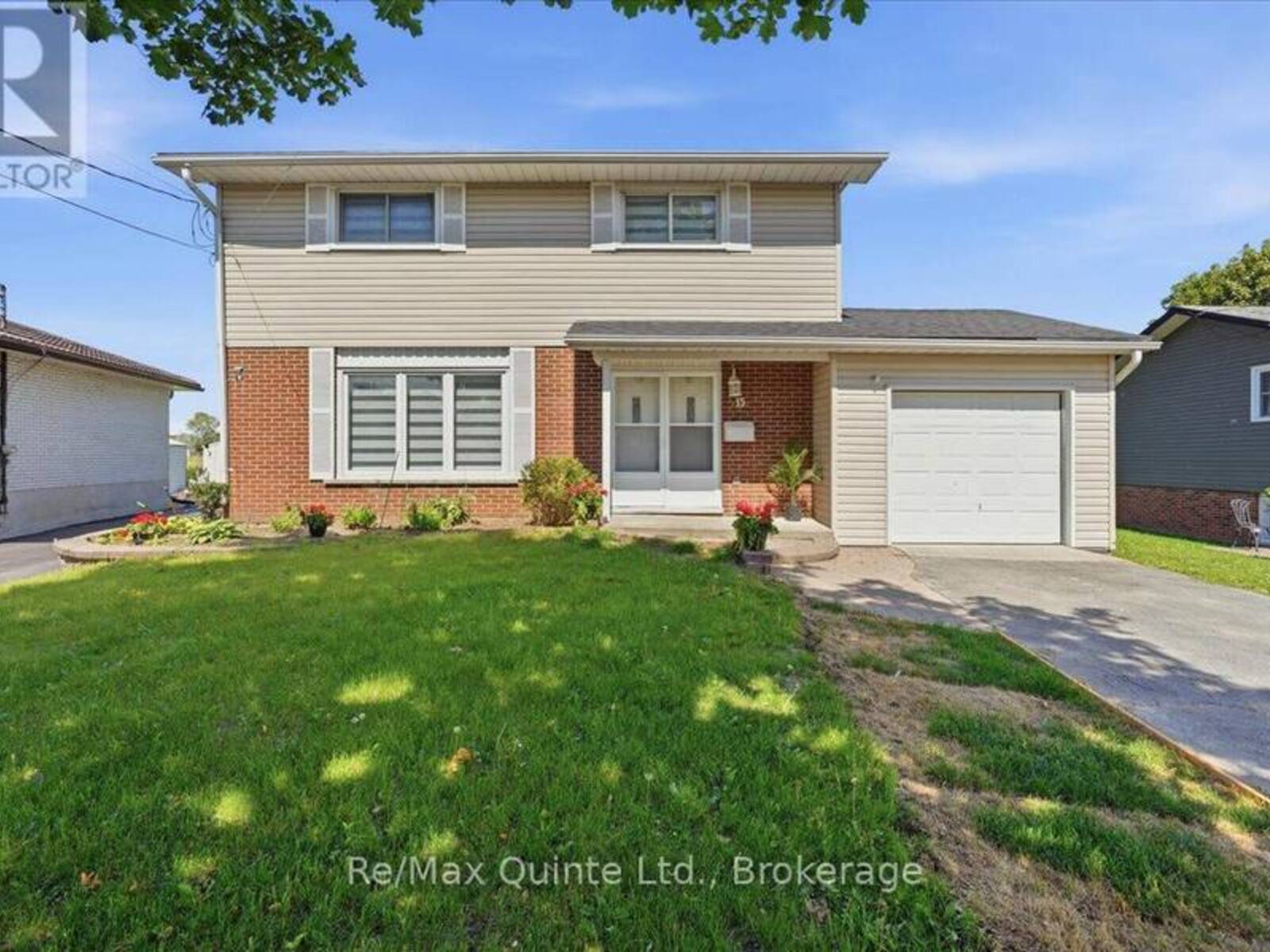 15 ROBERTSON LANE, Belleville, Ontario K8P 4C2