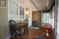 15 OAKWOOD DRIVE | Fenelon Falls Ontario | Slide Image Three