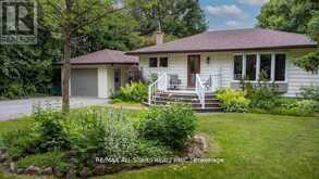 690 POST ROAD | Kawartha Lakes Ontario | Slide Image Four