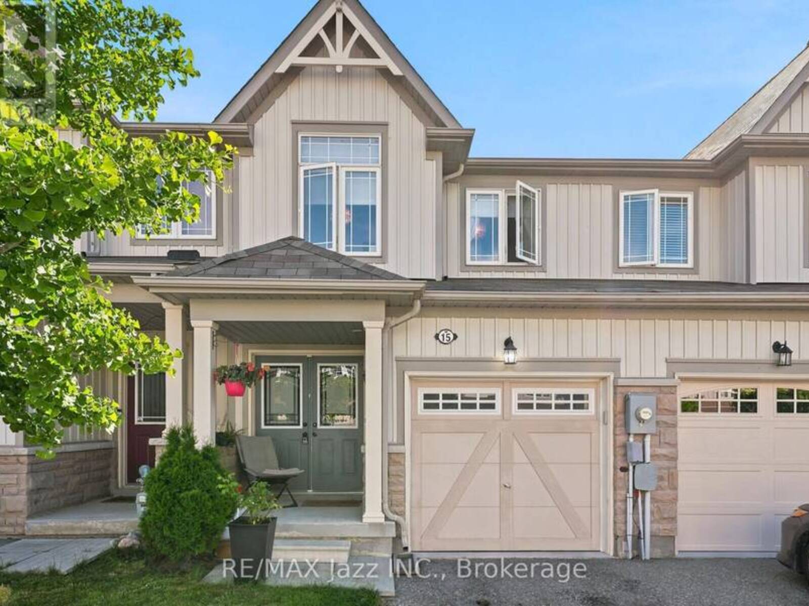 15 FARMSTEAD DRIVE, Clarington, Ontario L1C 0K9