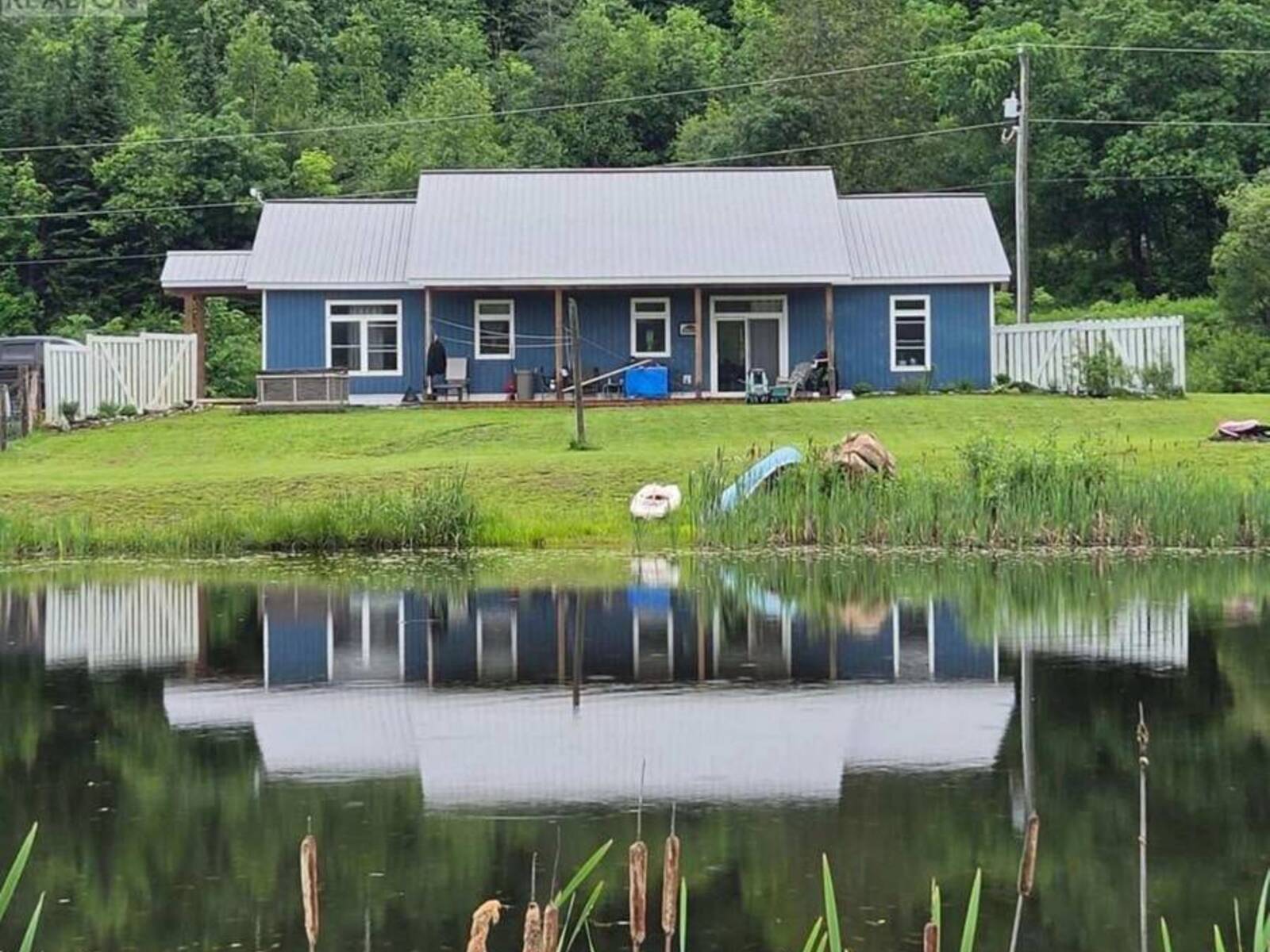 704 LAKEVIEW ROAD, Bancroft, Ontario K0L 1C0