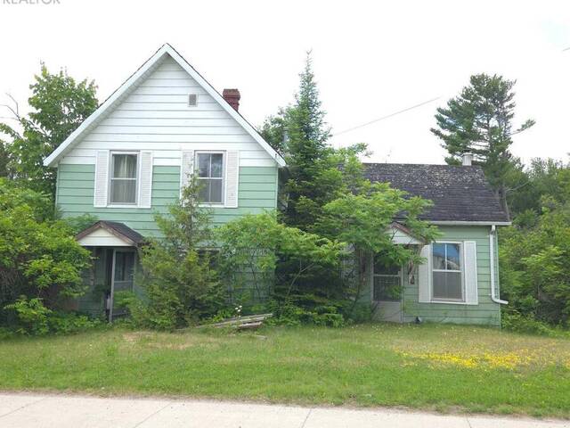 10118 HIGHWAY 41 HIGHWAY Addington Highlands Ontario, K0H 1Z0 - Home For Sale