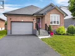 30 SPRINGDALE DRIVE Lindsay Ontario, K9V 0J3