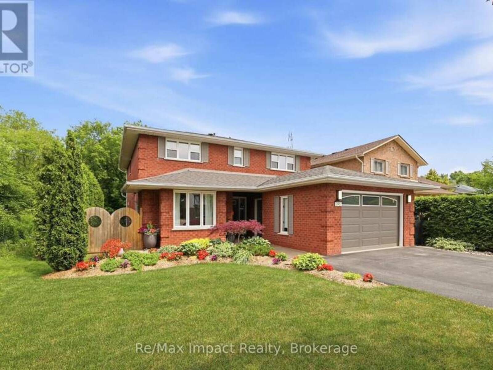 293 BLUE HERON DRIVE, Oshawa, Ontario L1G 6X7