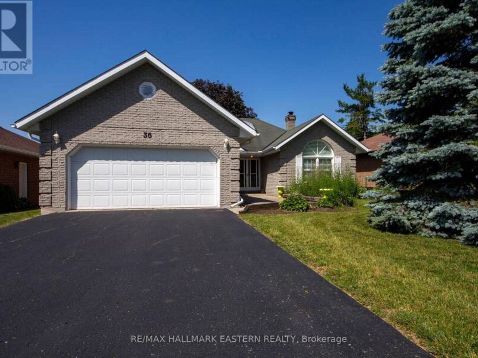 36 RUSSELL HILL ROAD, Bobcaygeon, Ontario K0M 1A0