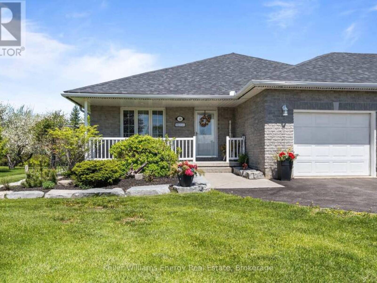 18 APPLEWOOD DRIVE, Campbellford, Ontario K0L 1L0
