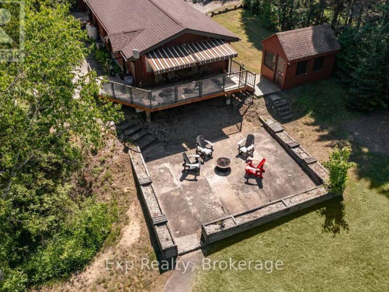 27 GROEGER ROAD, Huntsville, Ontario P1H 2J4