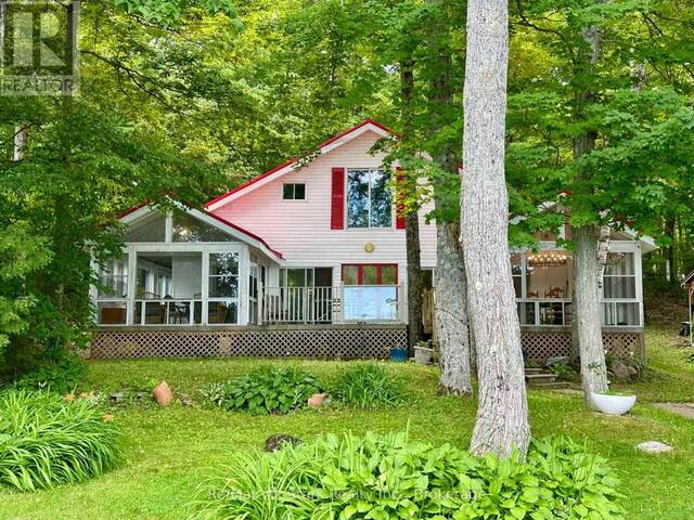 38 DEWEY'S ISLAND Fenelon Falls Ontario, K0M 1N0 - 3 Bedrooms Waterfront Home For sale
