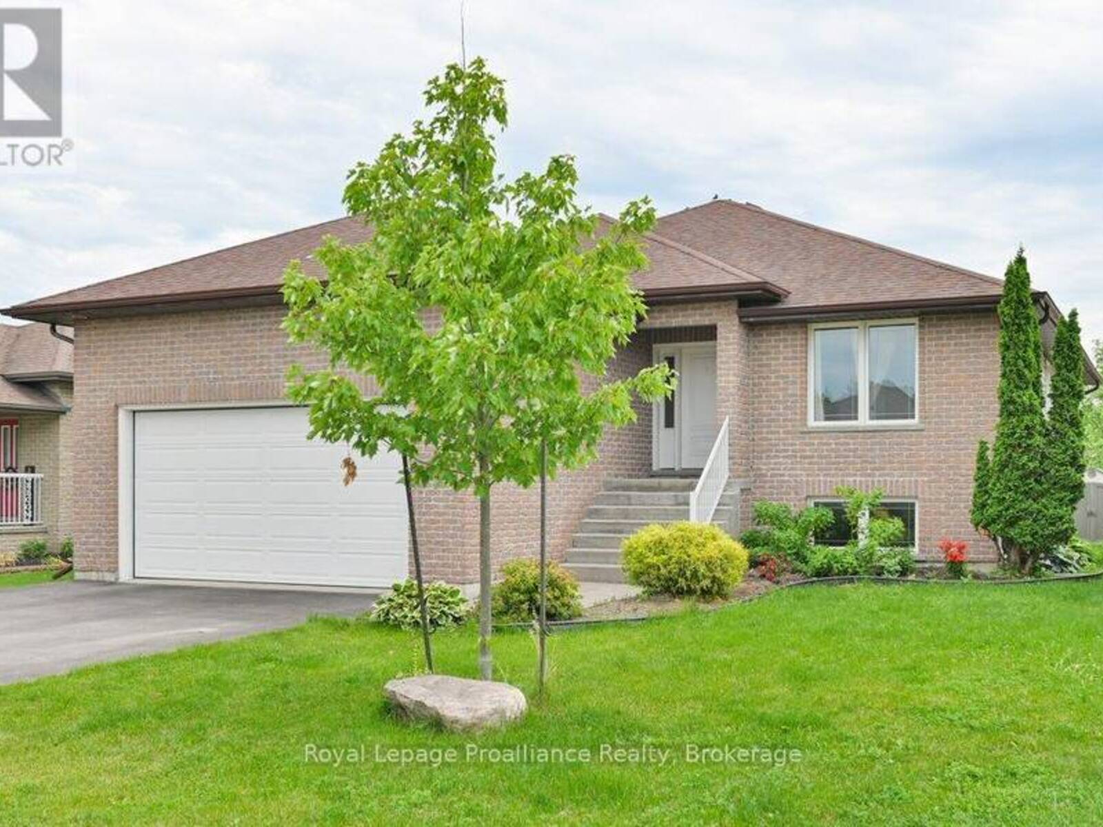 24 FREEDOM CRESCENT, Quinte West, Ontario K8V 0C1