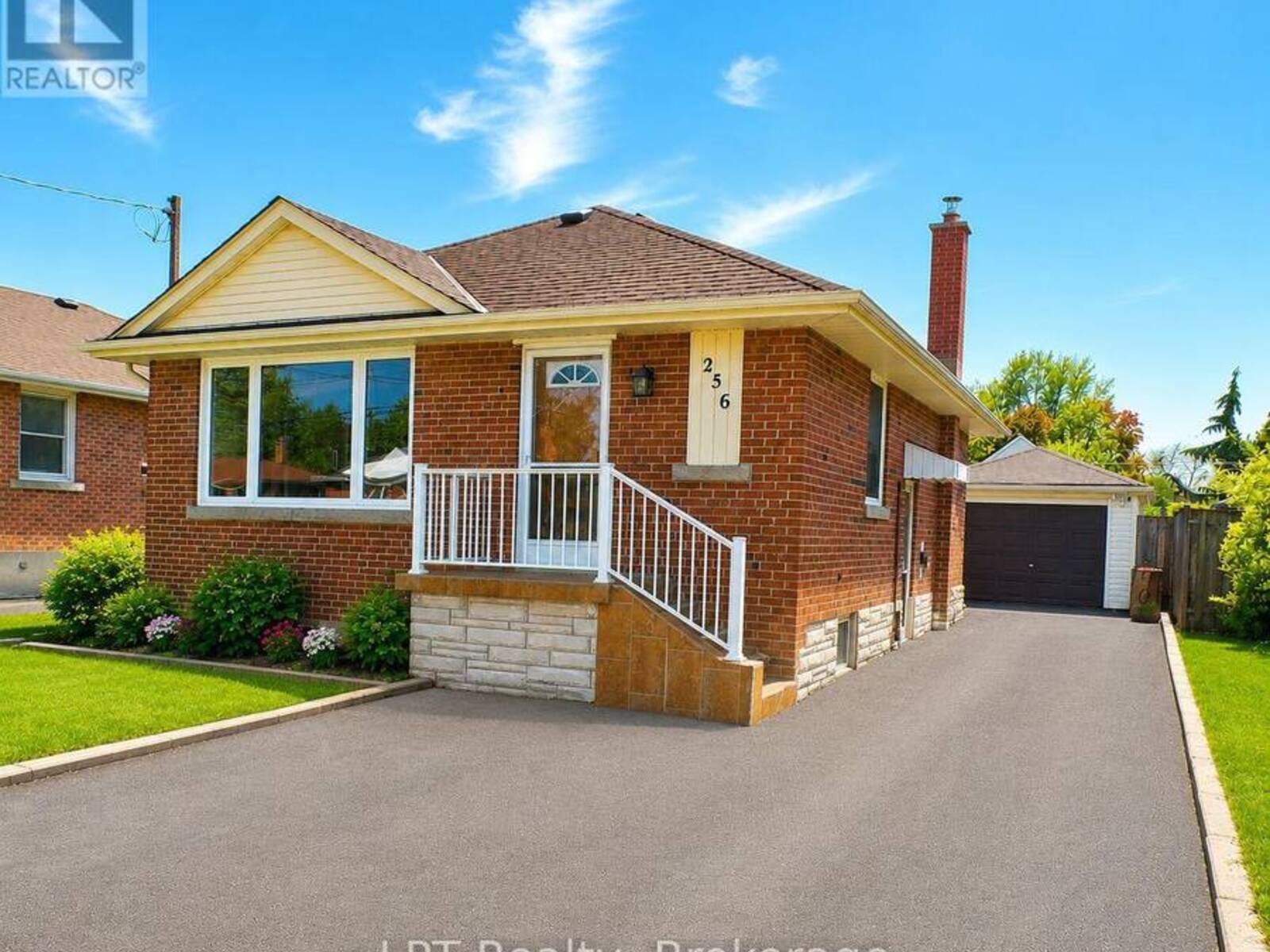 256 FAREWELL STREET, Oshawa, Ontario L1H 6L9