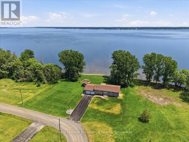 40 WALLBRIDGE CIRCLE Belleville Ontario, K8N 4Z7 - 3 Bedrooms Waterfront Home For sale