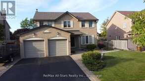 20 LOVE CRESCENT | Ajax Ontario | Slide Image Two