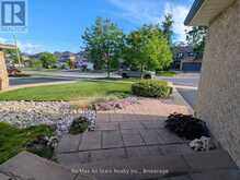 20 LOVE CRESCENT | Ajax Ontario | Slide Image Five